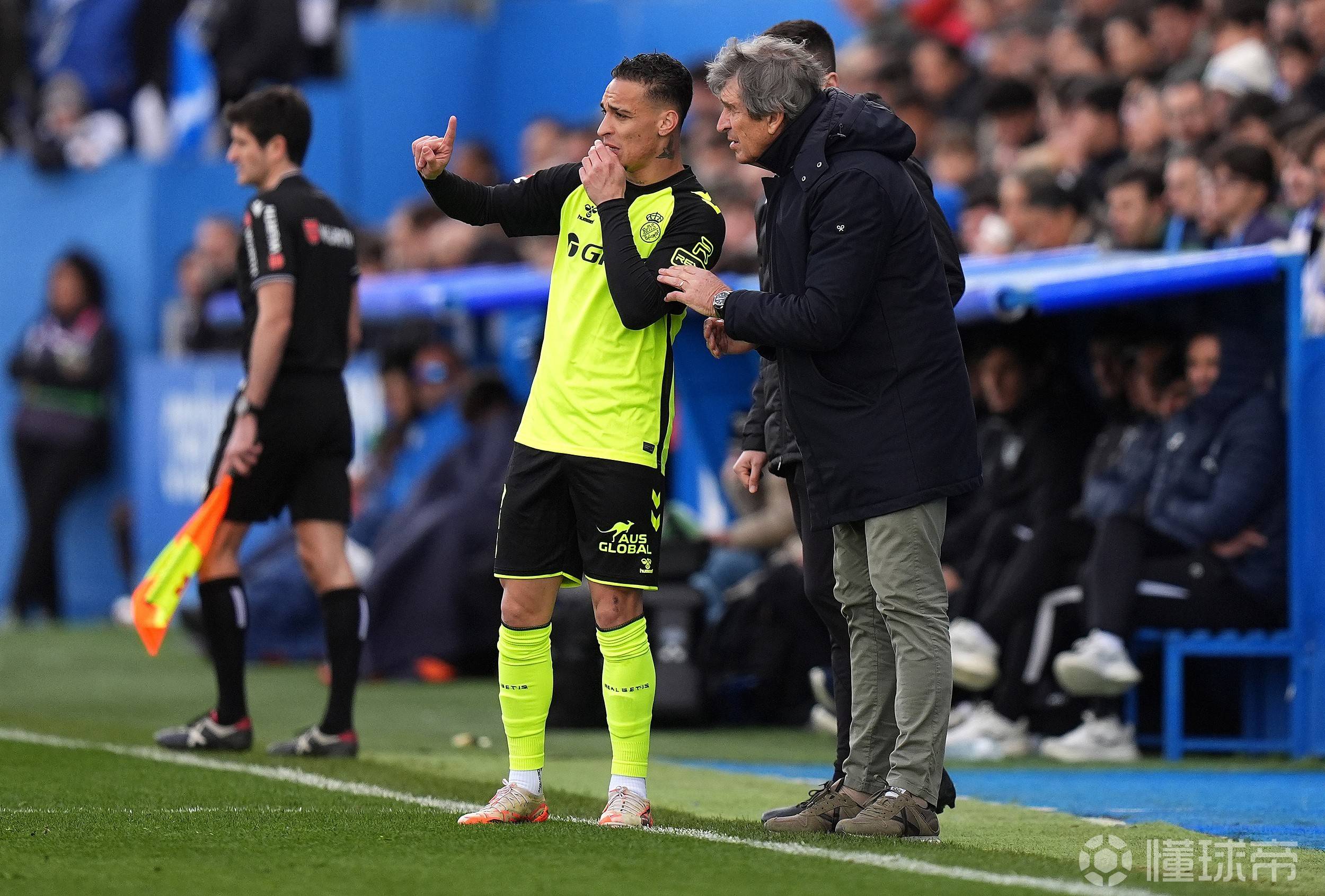 火博娱乐 -里程碑夜阿贾克斯队长鼓劲，西甲清晨刷纪录，底气十足，球探报告显示潜力 