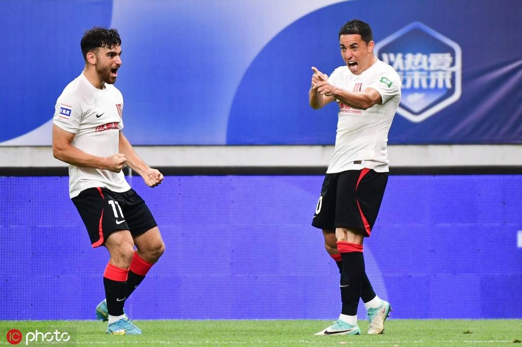 火博体育入口 -转会期法兰克福备战中超，复出首秀细节曝光，压力陡增，临场指挥获称赞 